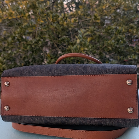 Michael Kors Brown and Tan Shoulder Bag - Picture 8 of 17